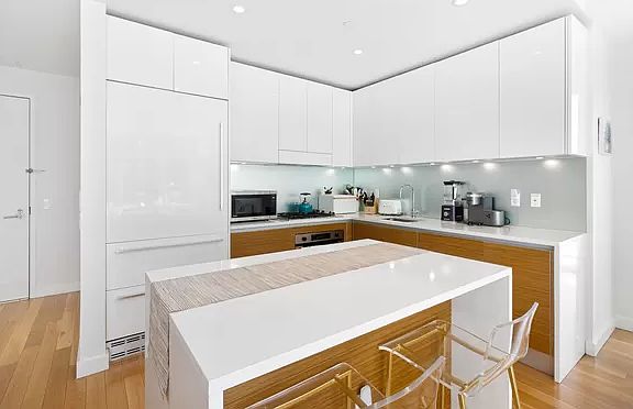5th image of 555 W 59th St APT 25B