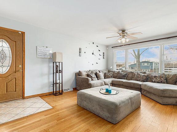4th image of 10105 Buell Ct