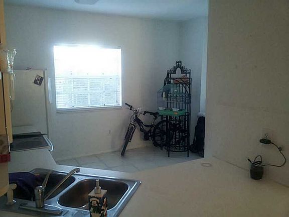 3rd image of 5620 NW 114th Path APT 204