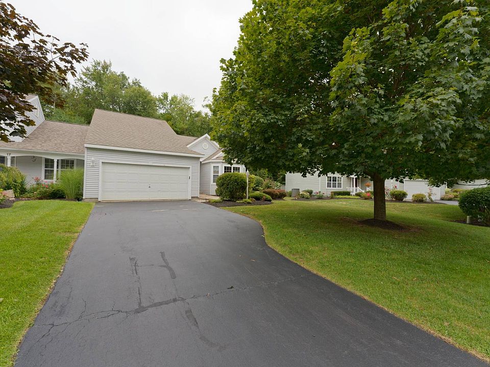 1st image of 15 Parkland Ct