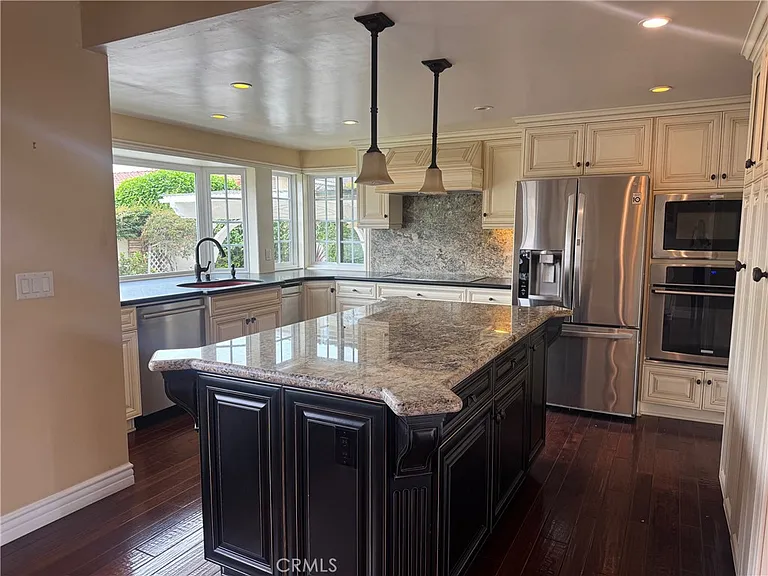 6402 Cantiles Ave — Photo 5