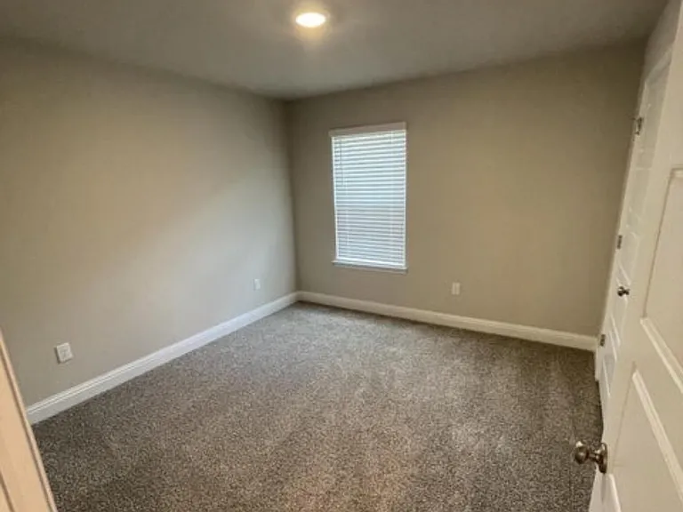 5440 Leeds Ln — Photo 15