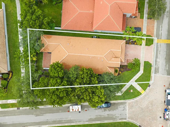 715 Belle Grove Lane, Royal Palm Beach, FL 33411