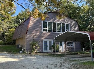 18510 Sand Rd, Fulton, IL 61252