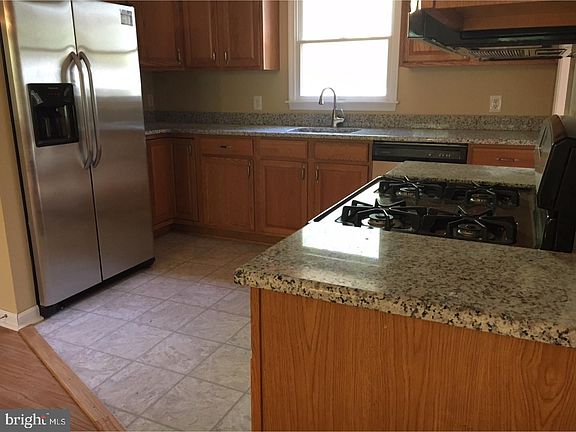 5th image of 134 Brewster St