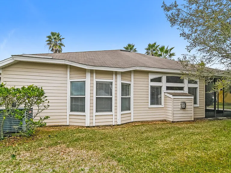 1798 Chatham Village Dr — Photo 16
