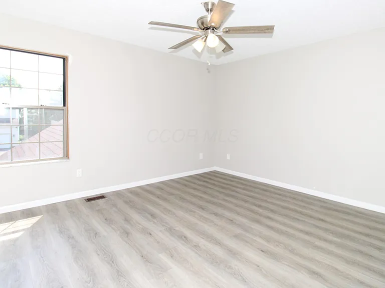 2515 Pressmen Dr — Photo 40