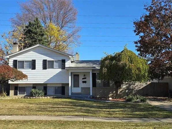 33828 Stonewood Dr, Sterling Heights, MI 48312