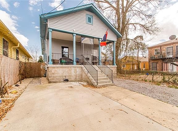 2nd image of 3519 Eagle St
