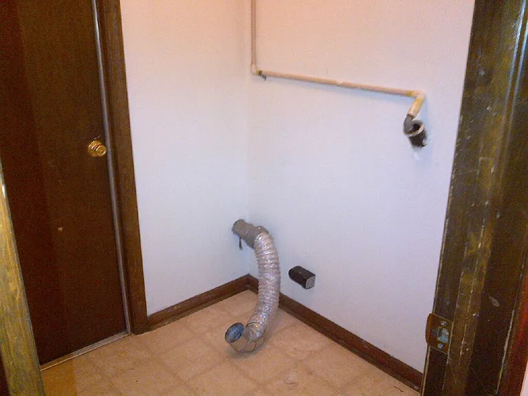 4852 Rosewell Dr — Photo 36