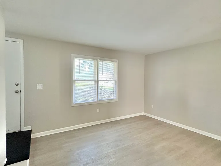 510 Holladay Dr #206 — Photo 3