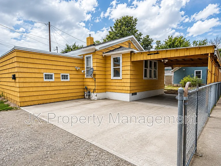 816 2nd Ave SW — Photo 2