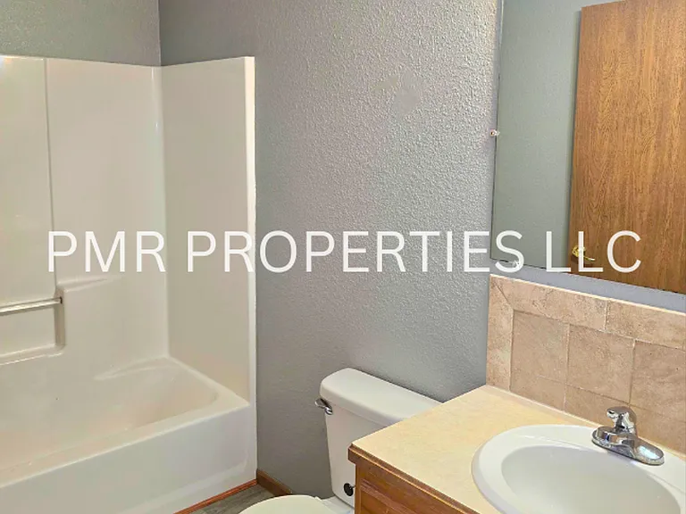 1604 Jules St — Photo 8