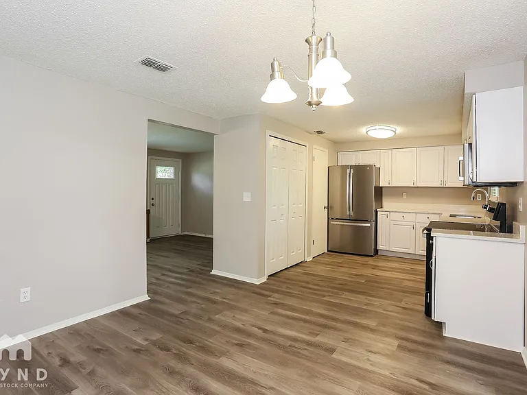 1669 Mary Beth Dr — Photo 3