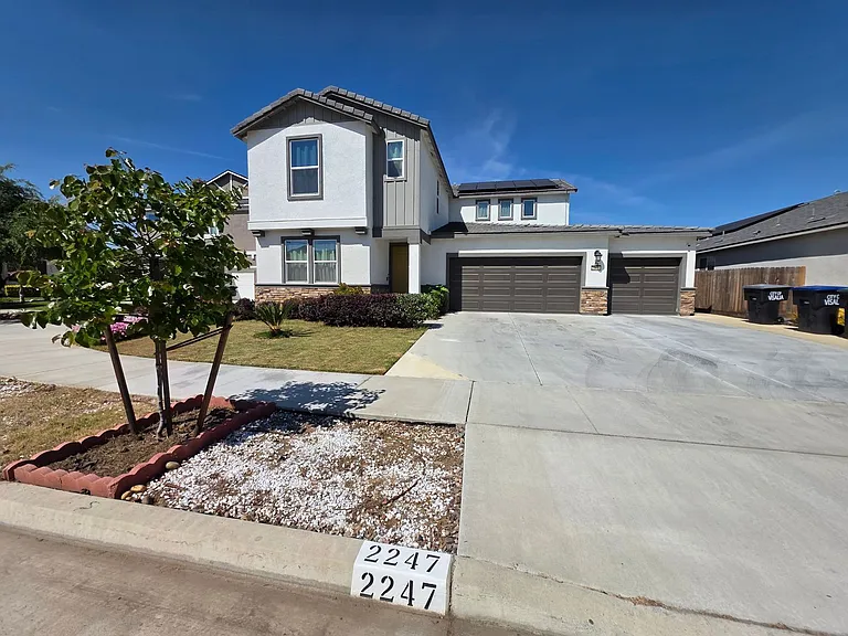 2247 S Manzanita Ct — Photo 1