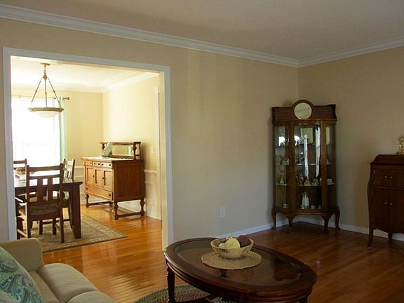 Formal Dining