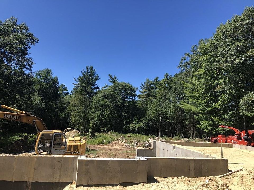 2nd image of 251 Stowell Rd