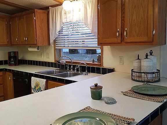 2nd image of 13747 Buttercup Ln NE