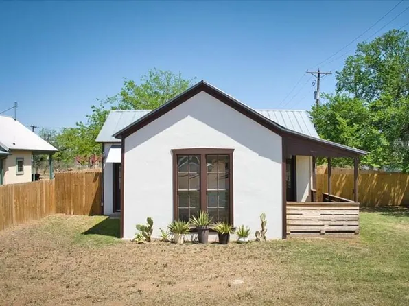 109 N Live Oak St, Mason, TX 76856