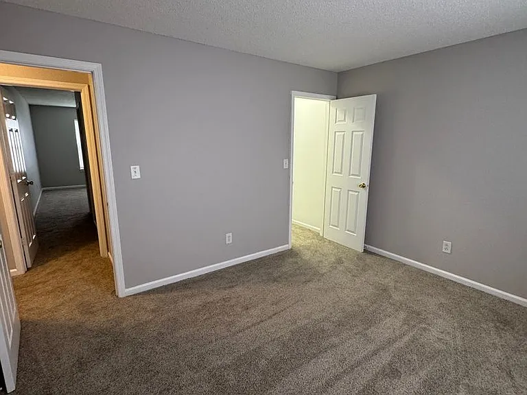 644 Springtree Ln — Photo 16