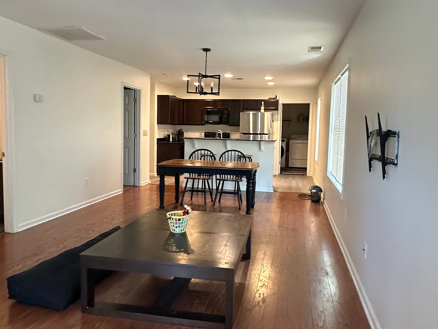 3 bed, 1248 sqft, $3,200 — Photo 4