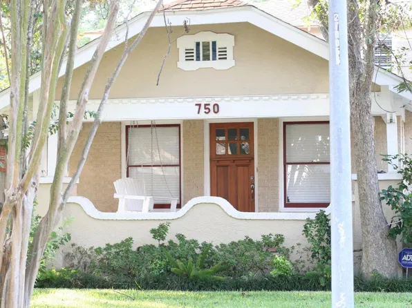 750 E 16th St, Houston, TX 77008