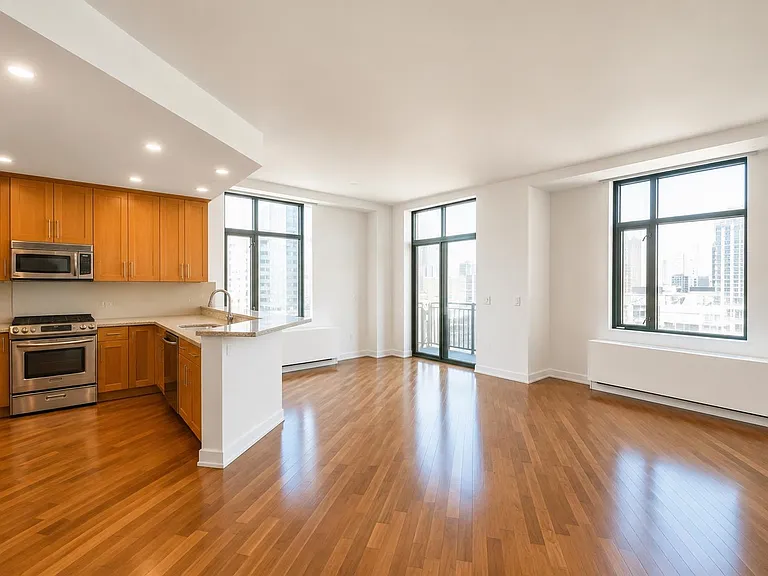 105 Greene St #1607 — Photo 2