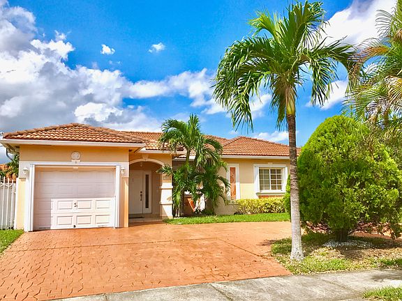 3rd image of 9013 NW 163rd Ter