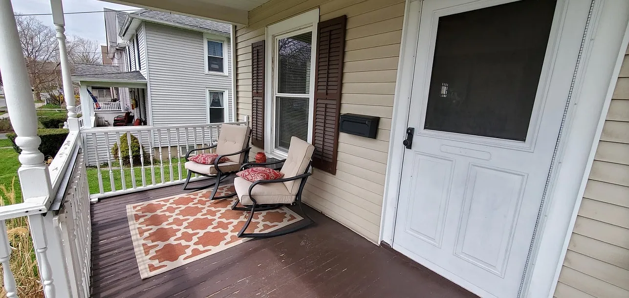 3 bed, 1.5 bath, 1700 sqft, $1,950 — Photo 2