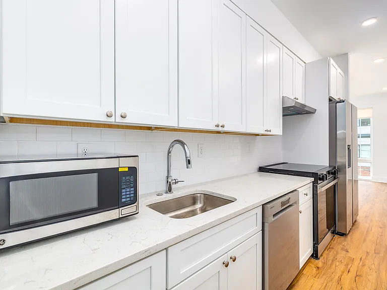 The Howell - 2101 Washington Ave — Photo 95