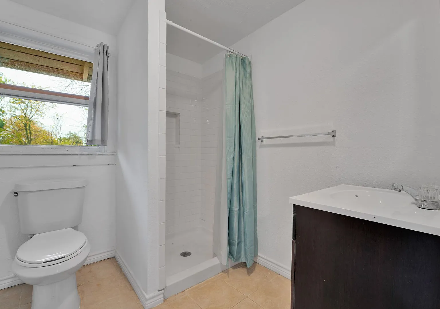 165 Division Ave — Photo 4