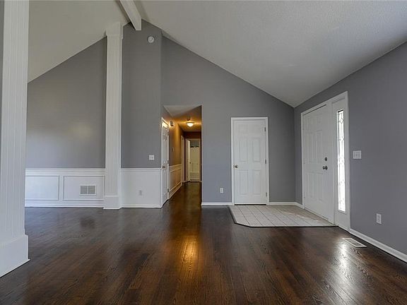 4th image of 7024 N Winchester Ave