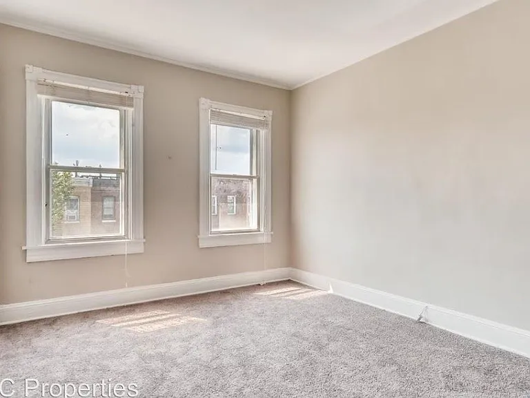 309 S Clinton St — Photo 5