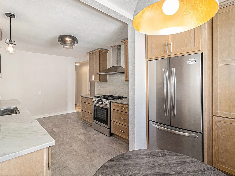 405 Pearl St — Photo 9