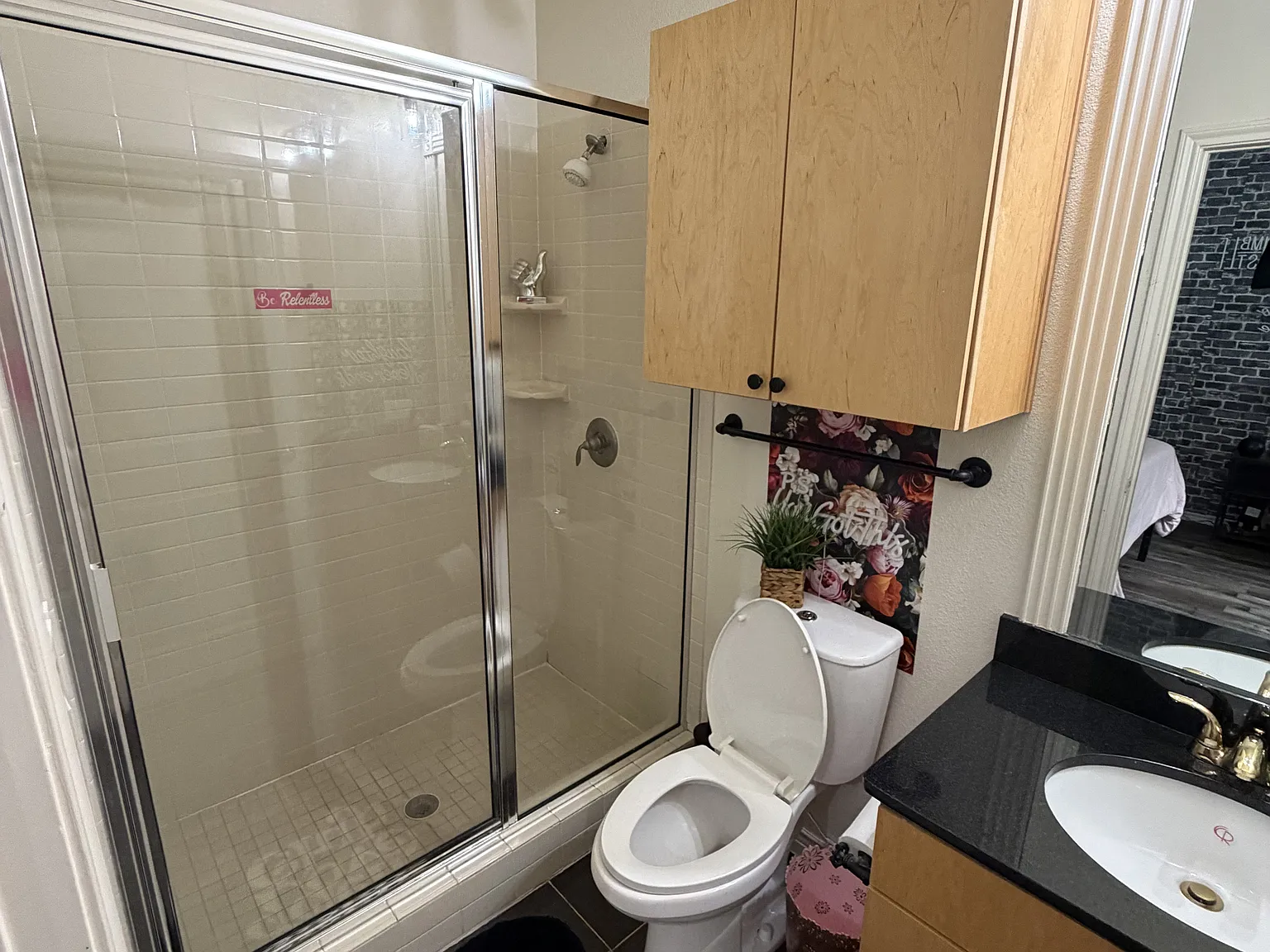 3 bed, 3.5 bath, 2400 sqft, $4,334 — Photo 4