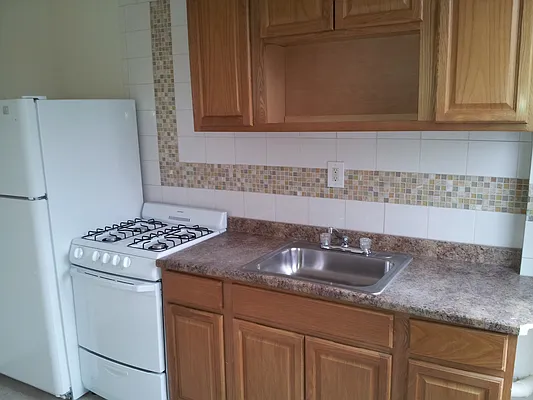 Rented by SubHut Realty USA, Inc. | media 9