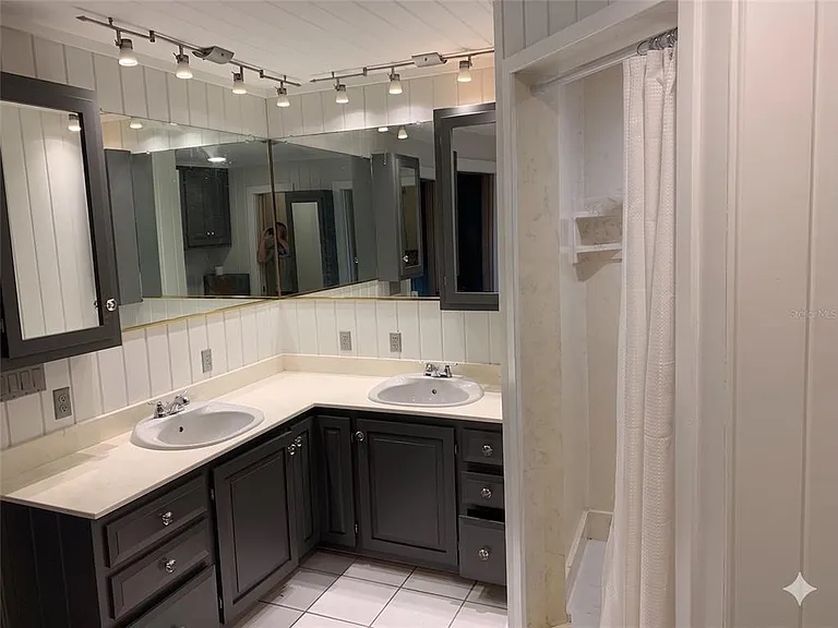 3 Elizabeth Dr E — Photo 13