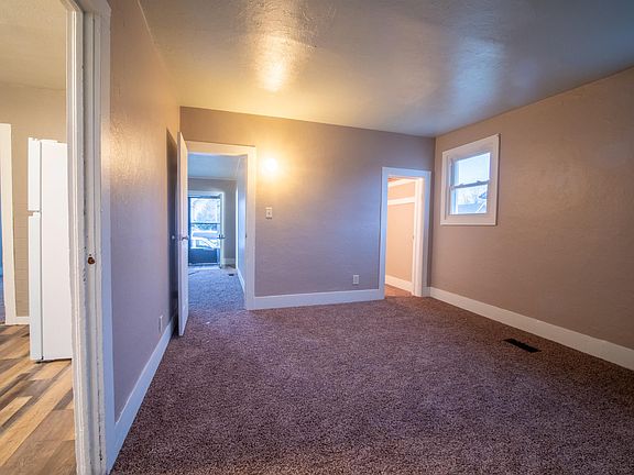 5th image of 212 W Wilkinson St