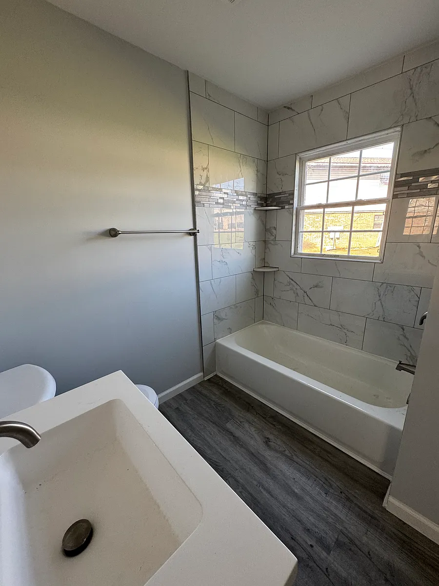 Building Photo - 1627 S Green River Rd #1