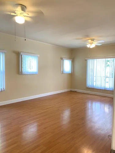 204 E Maple St #204 Photo 1