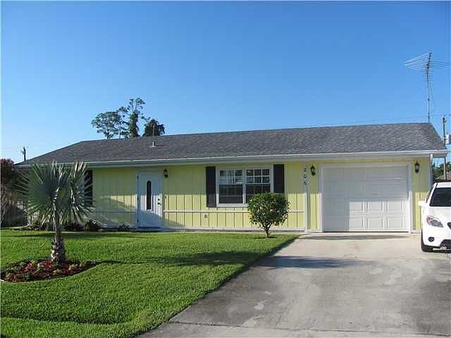 Home For Sale In Port saint lucie