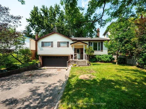 11 Berry St, Halton Hills, ON L7J 2N9