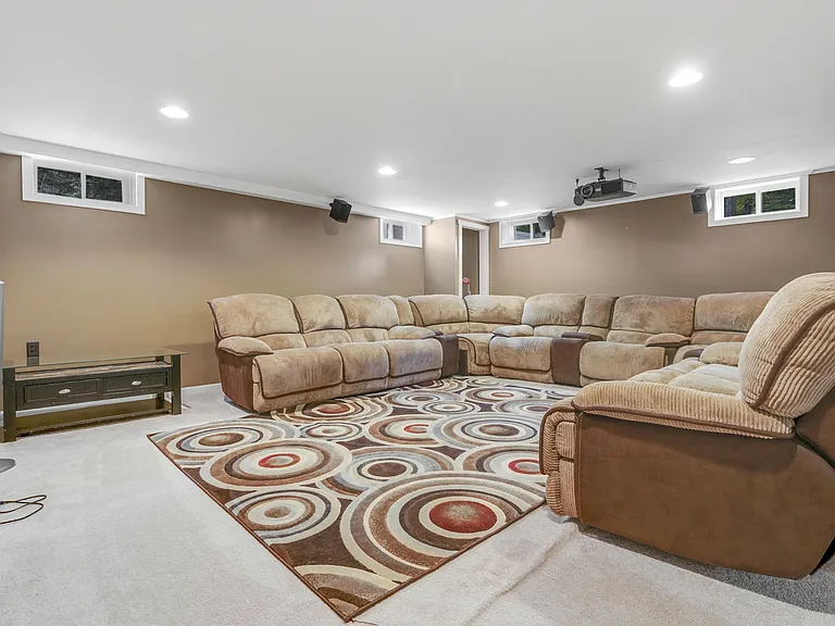 13 Andrew Ave — Photo 60