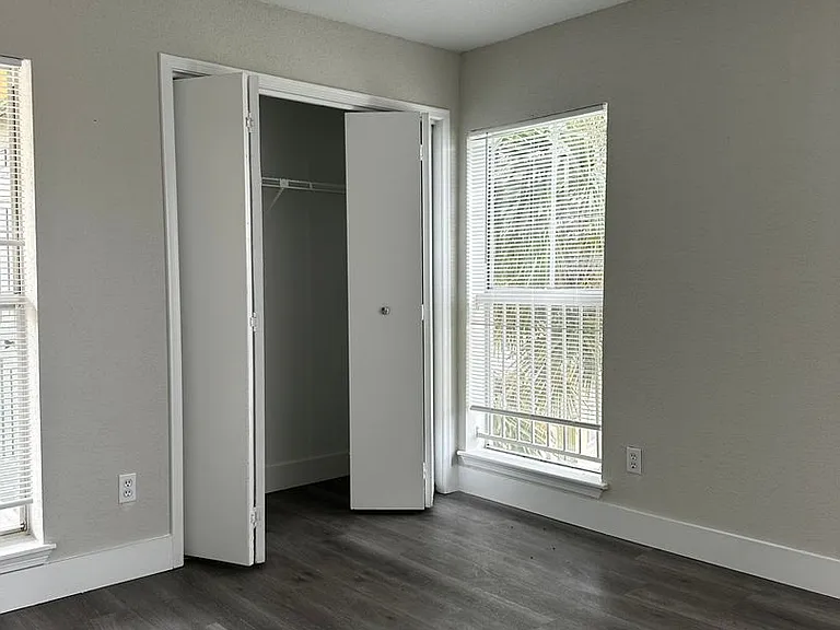 833 Riverside Dr #831 — Photo 14