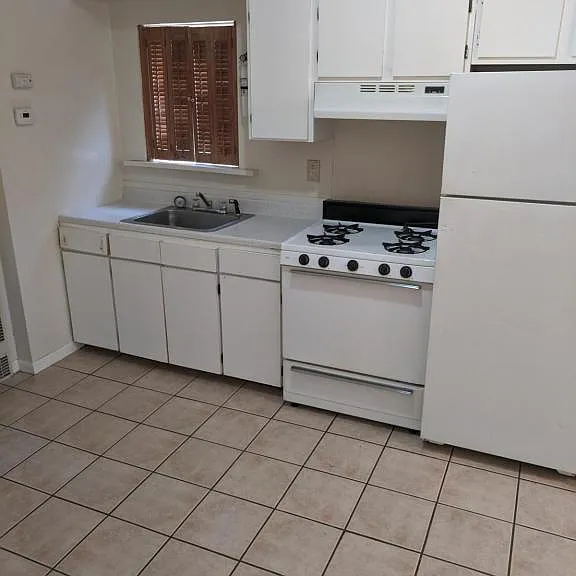 8 Elizabeth St #2 — Photo 1