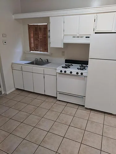 8 Elizabeth St #2 Photo 1
