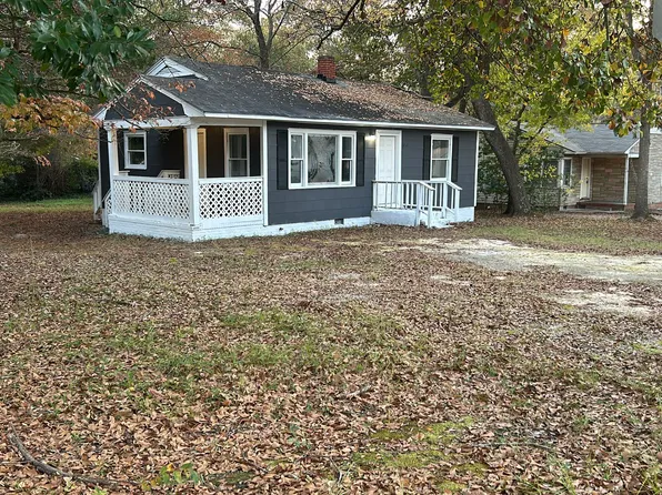 5430 Palm Cir, Fayetteville, NC 28304