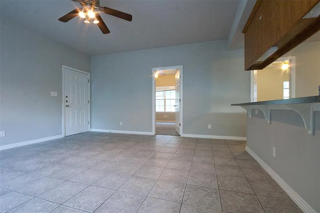 1 bed, 1.0 bath, 412 sqft, $3,600 — Photo 3