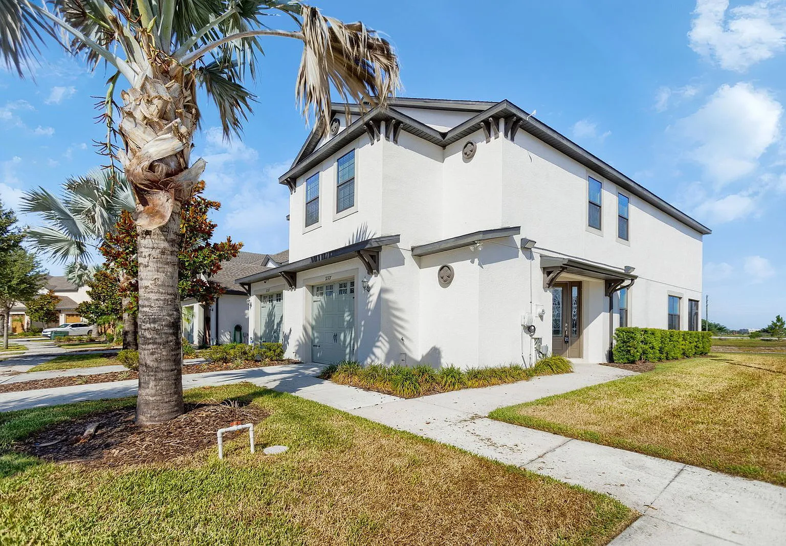 3 bed, 2.5 bath, 2017 sqft, $2,250 — Photo 2