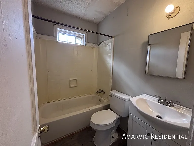 407 Dexter St — Photo 5